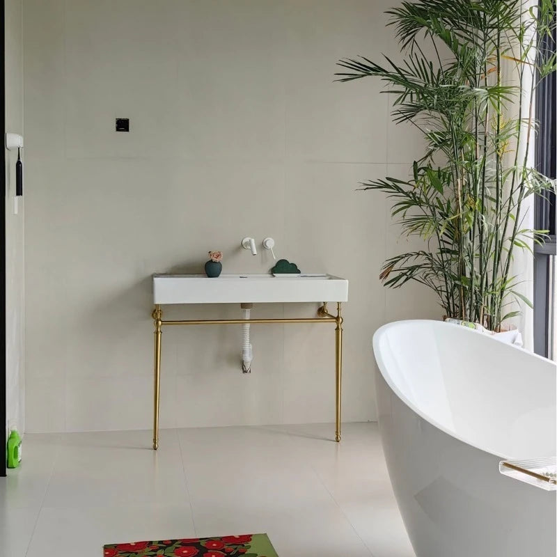 European retro wash basin brass bracket hotel famous hotel bathroom cabinet ceramic integrated basin washbasin