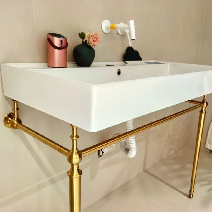 European retro wash basin brass bracket hotel famous hotel bathroom cabinet ceramic integrated basin washbasin