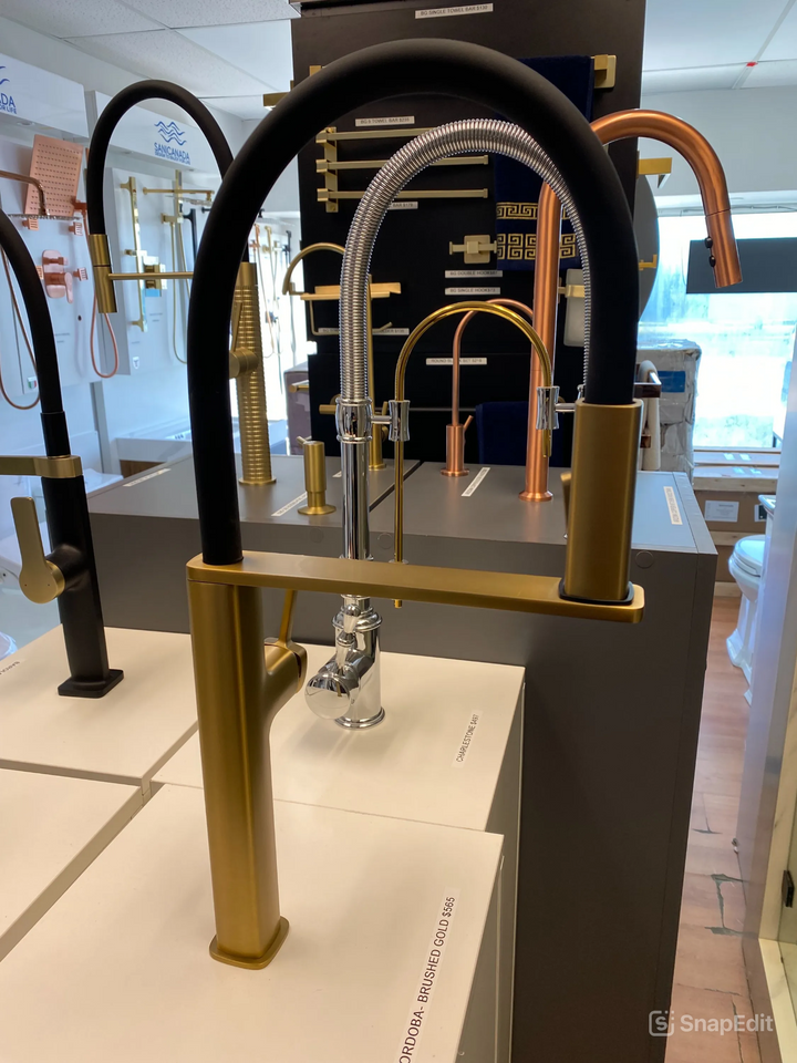 Cordoba-Brushed Gold-New Italian Design 2024 Swivel and Dual Spray Pull Out Kitchen Faucet