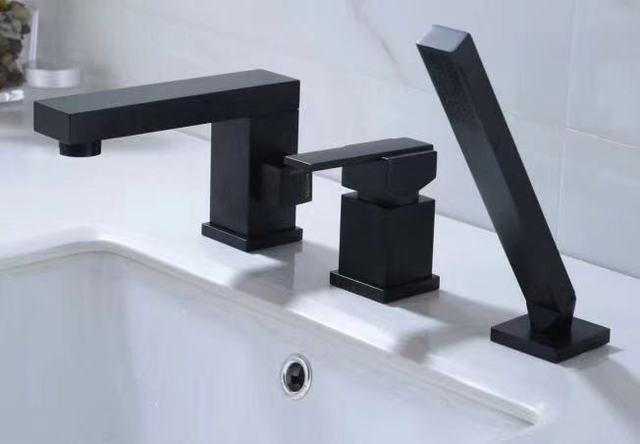 Square Deck Mount Bathtub Filler Faucet Set